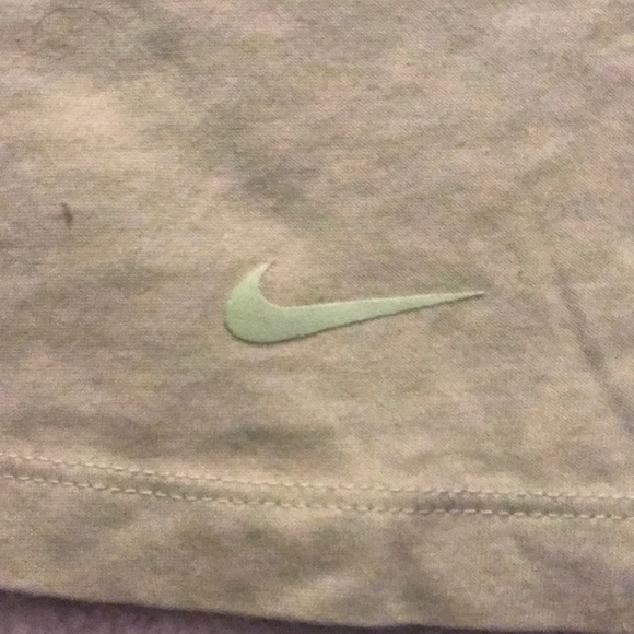 🌟🌟2 for $7🌟🌟 Nike NWOT tank top - Picture 3 of 4